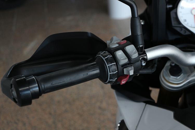 S1000XR-3